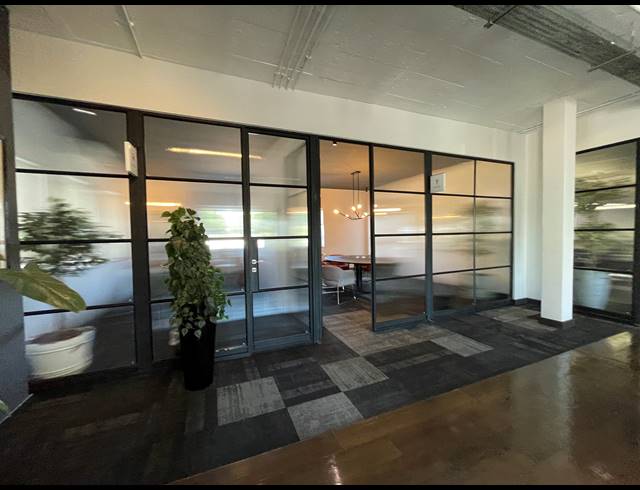 2,213.50M² OFFICE TO LET IN BRYANSTON